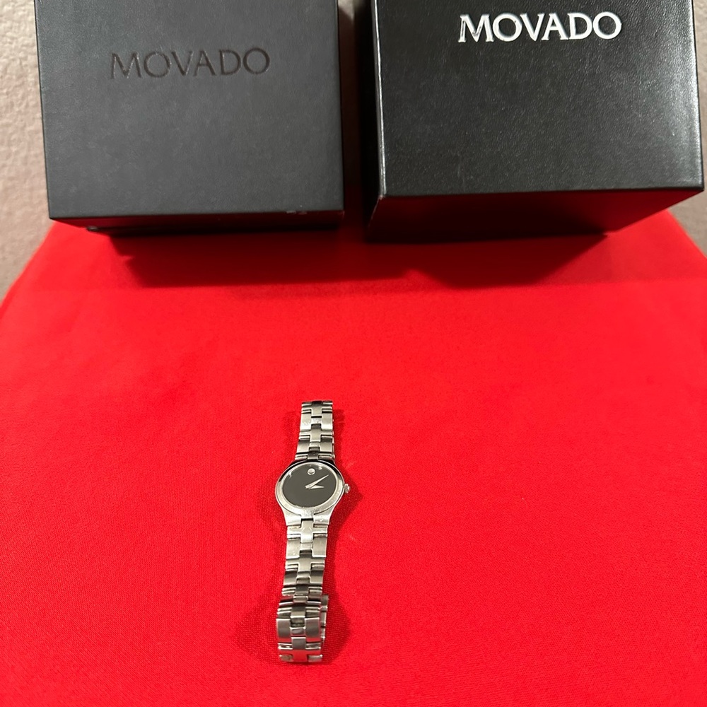 💎 100% Authentic Movado 2100017 Women's Museum Stainless Steel Quartz Wa… - Picture 11 of 11
